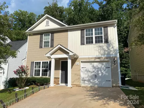 7625 Mockernut Dr, Charlotte, NC 28215