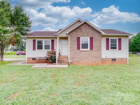 142 Tower Dr, Statesville, NC 28677