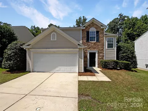 1920 Waters Trail Dr, Charlotte, NC 28216