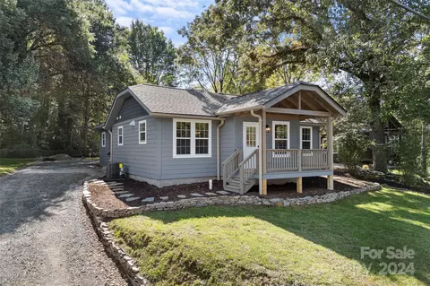 515 Fisher Rd, Brevard, NC 28712