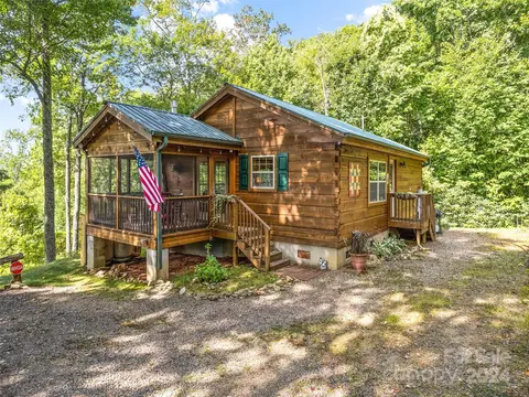 85 Screech Owl Cir, Maggie Valley, NC 28751