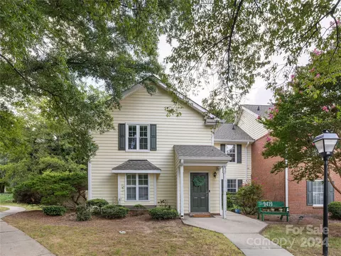 9417 S Vicksburg Park Ct, Charlotte, NC 28210