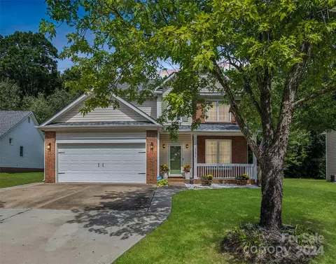 11819 Winter Pine Ln, Charlotte, NC 28269