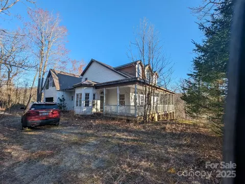 1605 Golden Rd, Lake Toxaway, NC 28747