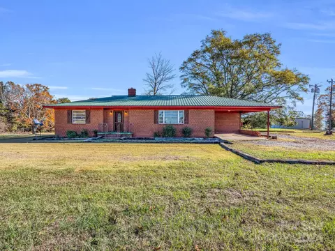 301 Doggett Rd, Forest City, NC 28043