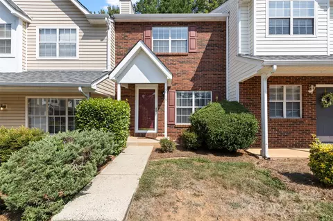 5718 Prescott Ct, Charlotte, NC 28269