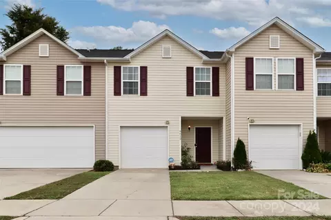 9612 Brackenview Ct, Charlotte, NC 28214