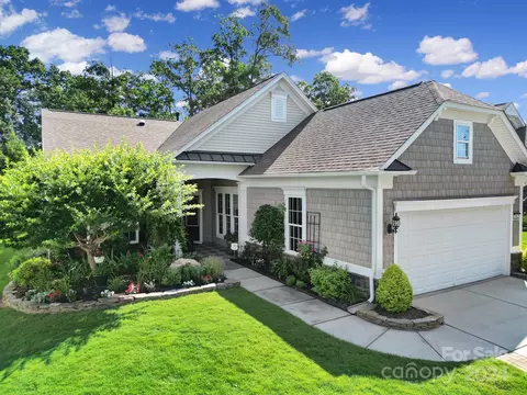 2082 Hartwell Ln, Fort Mill, SC 29707