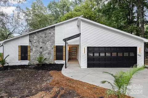 3800 Sweetgrass Ln, Charlotte, NC 28226