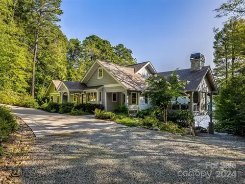 598 N East Shore Dr, Lake Toxaway, NC 28747