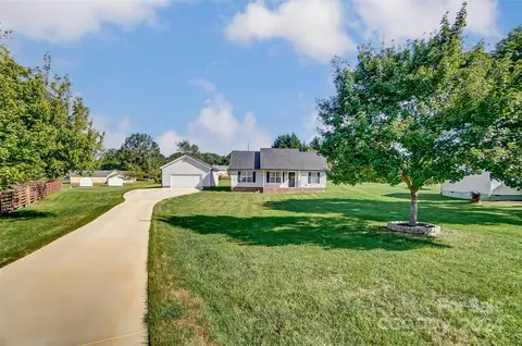 426 Cottonwood Cir, Monroe, NC 28110