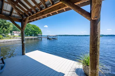 View/Area - 8748 Peninsula Dr, Terrell, NC 28682 photo 4 of 6