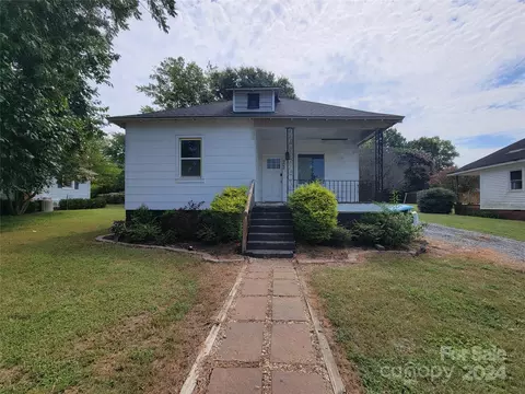 903 Hill St, Pineville, NC 28134