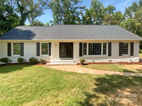 5801 Aqua Ct, Charlotte, NC 28215