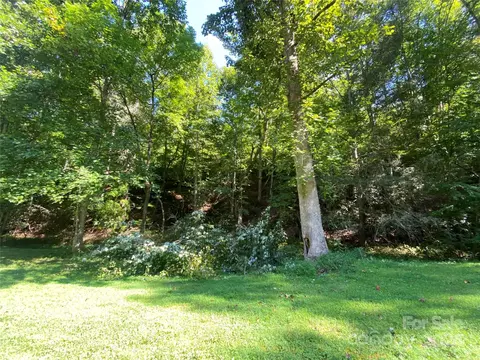 127 Oakwood 14 15 Dr #14 & 15, Marion, NC 28752