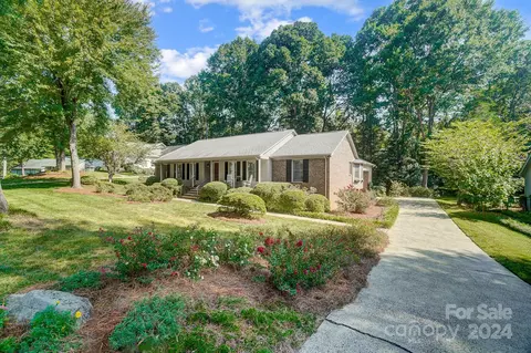 7017 Cool Springs Ln, Charlotte, NC 28226