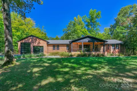 9016 Kensington Dr, Waxhaw, NC 28173