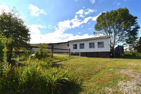 3387 Roaring Fork Rd, Creston, NC 28615