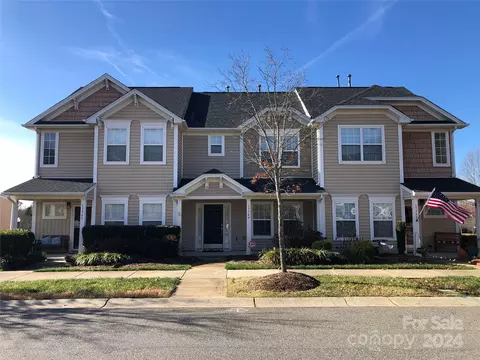 17749 Caldwell Track Dr, Cornelius, NC 28031