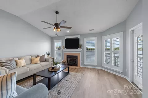 1233 Torrence Cir, Davidson, NC 28036 photo 5