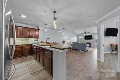 1233 Torrence Cir, Davidson, NC 28036 photo 8
