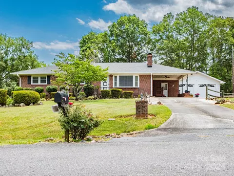 1014 Rogosin Blvd, Lowell, NC 28098