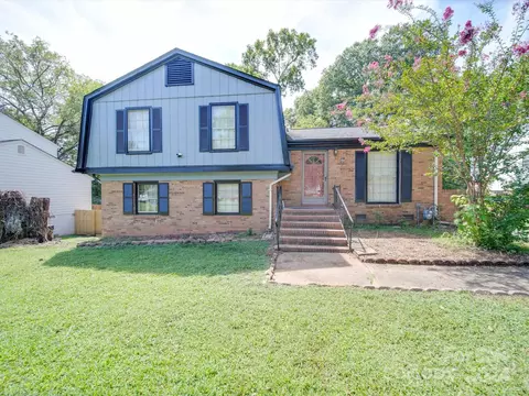 9430 Stately Oak Ln, Mint Hill, NC 28227
