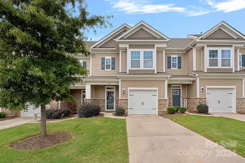 7044 Harris Bay Rd, Charlotte, NC 28269