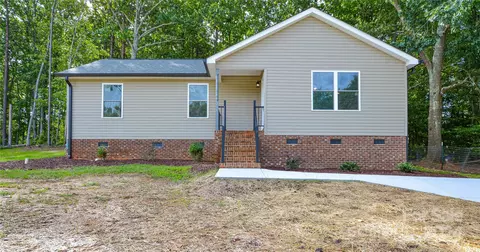 214 Aspen Dr, Gastonia, NC 28052