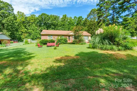 134 Maplewood Ln, Alexis, NC 28006