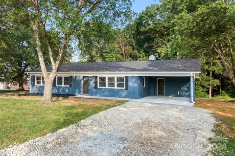 892 Old Mocksville Rd, Statesville, NC 28625