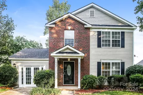 10631 Coulport Ln, Charlotte, NC 28215