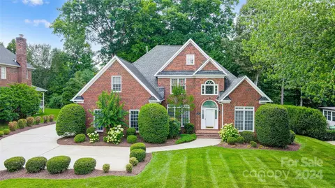 4411 Shannamara Dr, Matthews, NC 28104 photo 1