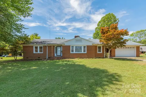 160 Hinkle Rd, Lexington, NC 27295