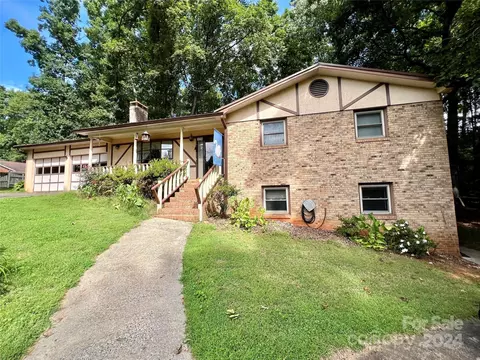 1178 Mountain Shadows Dr, Morganton, NC 28655 photo 2