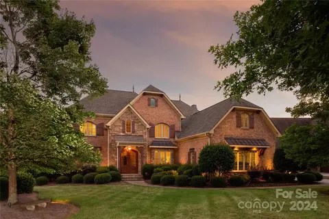 407 Creeping Cedar Ct, Waxhaw, NC 28173