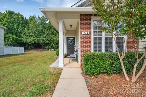 714 Shellstone Pl, Fort Mill, SC 29708 photo 3