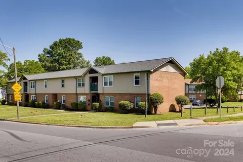 2607 Cedarhurst Dr, Charlotte, NC 28269