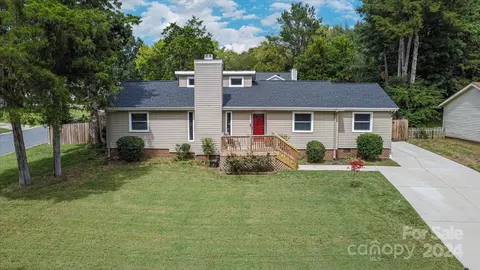 10926 Treebark Dr, Charlotte, NC 28226