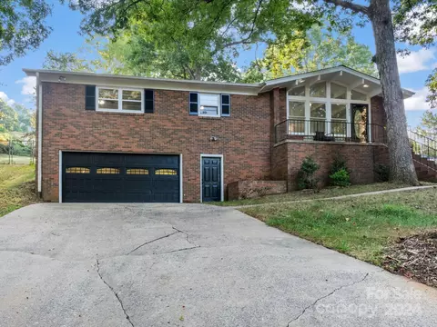 602 Shiloh Church Rd, Hickory, NC 28601