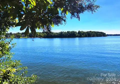 6151 Plantation Pointe 15 Dr #15, Granite Falls, NC 28630