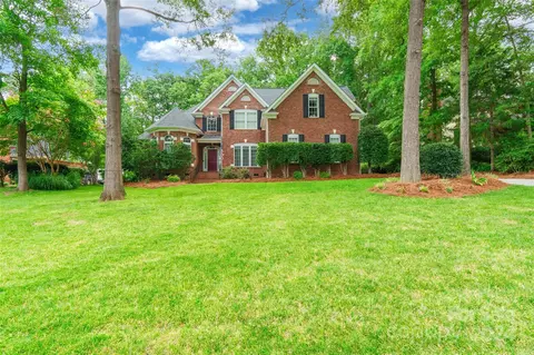 1828 Cavendale Dr, Rock Hill, SC 29732