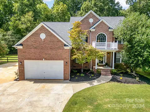 8972 Cherrys Ford Ct, Harrisburg, NC 28075