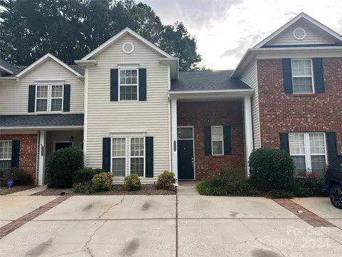 9128 Treyburn Dr, Charlotte, NC 28216