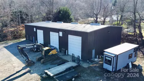 947 Patton Cove Rd, Swannanoa, NC 28778