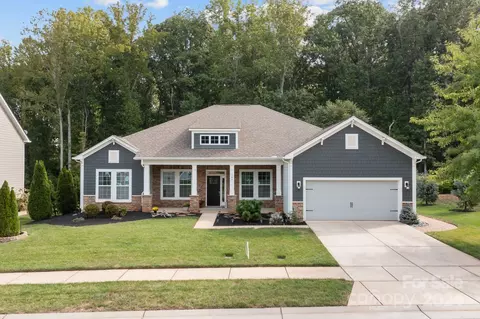 146 Canoe Pole Ln, Mooresville, NC 28117