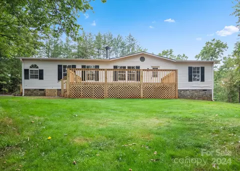330 Foxtail Heights Dr, Marion, NC 28752