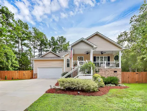 4012 Cypress Cir, Lancaster, SC 29720 photo 2