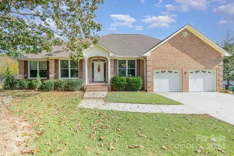 926 Clover Park Dr, Clover, SC 29710