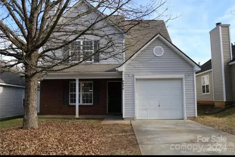 4030 Cindy Woods Ln, Charlotte, NC 28216